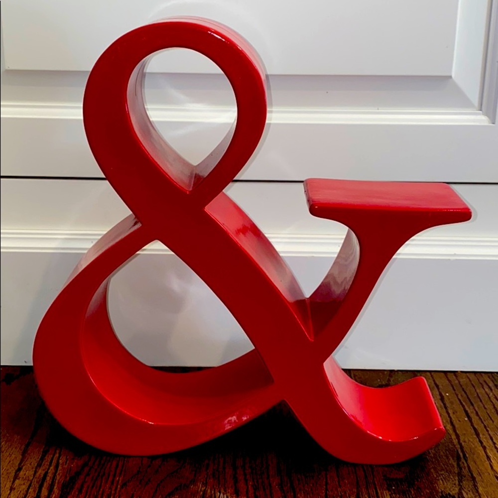 Crate and Barrel ampersand